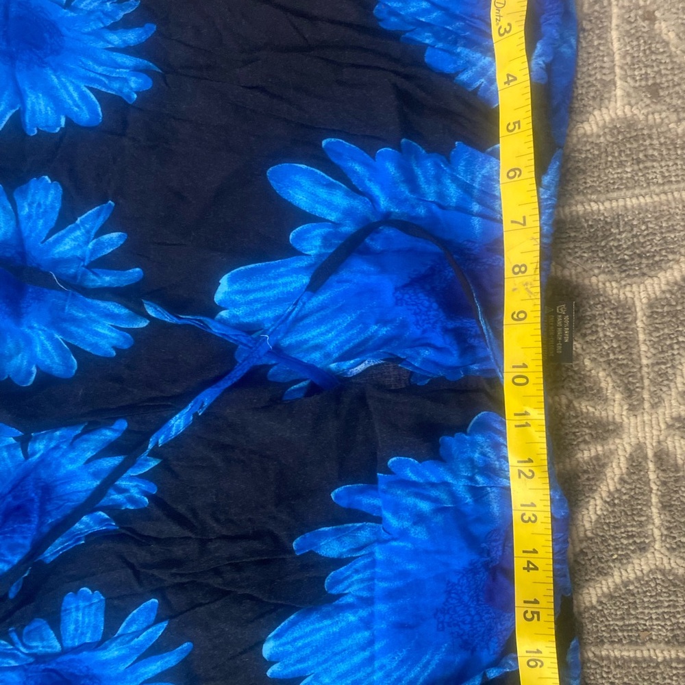 Ingear Black and Blue Floral vacation lounger pants - Picture 8 of 8